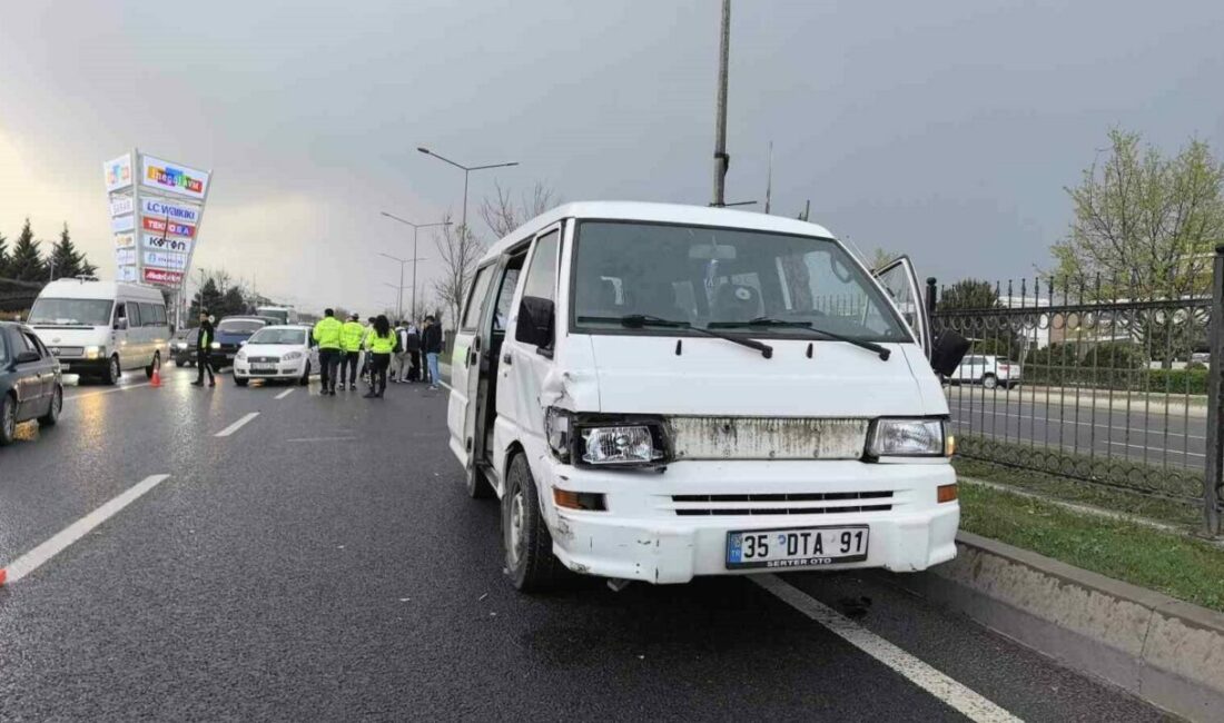 Bursa’da 3 aracın karıştığı kazada 4 kişi yaralandı Bursa’nın İnegöl ilçesinde 2 otomobil ile minibüsün karıştığı zincirleme kazada