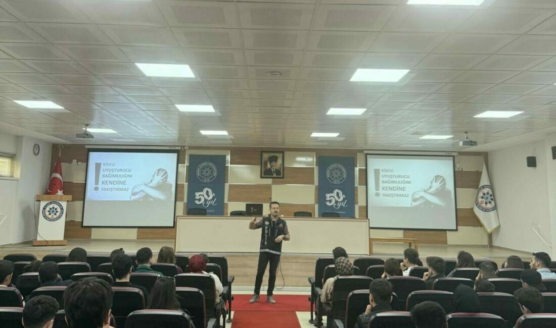 Bursa’da 5 bin 233 kişiye narko eğitim Bursa İl Emniyet Müdürlüğü’ne bağlı Narkotik Şube Müdürlüğü tarafından “En