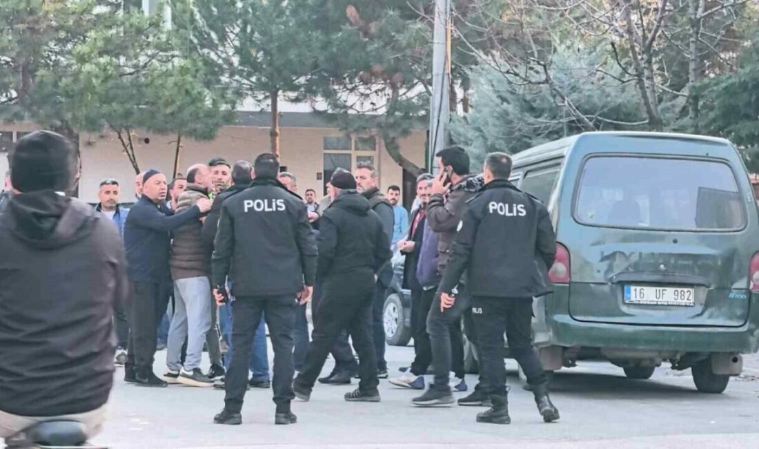 Bursa’nın İnegöl ilçesinde inşaat ustası, alacak-verecek nedeniyle tartıştığı firma sahibi