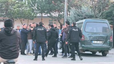 Bursa’nın İnegöl ilçesinde inşaat ustası, alacak-verecek nedeniyle tartıştığı firma sahibi