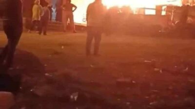 Bursa’da sahur vakti bir barakada yangın çıktı. Kısa sürede büyüyen