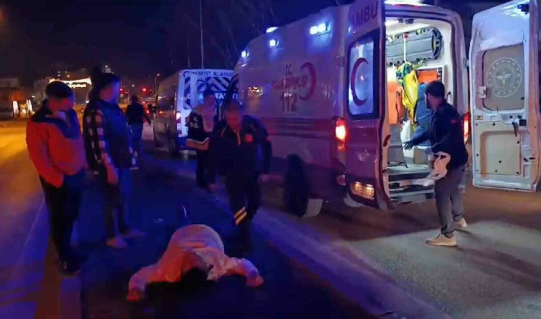 Bursa’da meydana gelen kazada minibüs, otomobile arkadan çarptı. Kaza sonrası