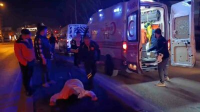 Bursa’da meydana gelen kazada minibüs, otomobile arkadan çarptı. Kaza sonrası
