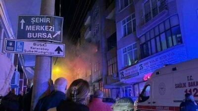 Bursa’da akşam saatlerinde 4 katlı bir binanın 2. katında çıkan