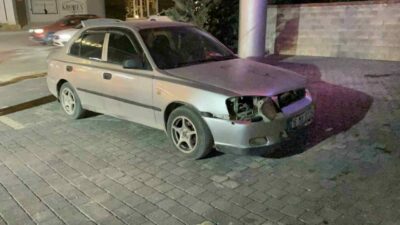 Bursa’nın İnegöl ilçesinde otomobil ile çarpışan motosikletin sürücüsü ağır yaralandı.