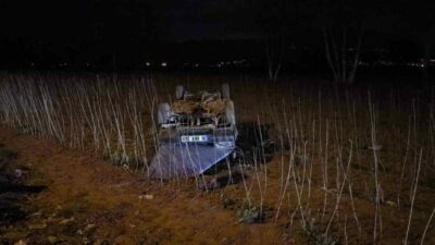 Bursa’nın İnegöl ilçesinde kontrolden çıkan otomobilin tarlaya uçtuğu kazada 1