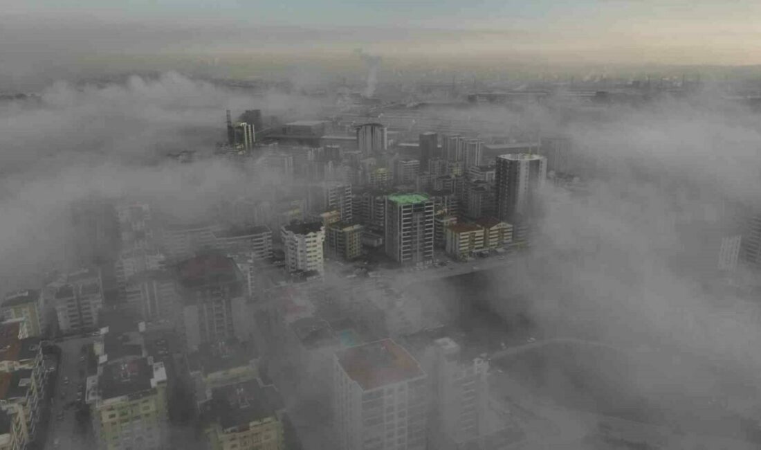Bursa’da sabahın ilk saatlerinde sis etkili olurken, dron ile çekilen