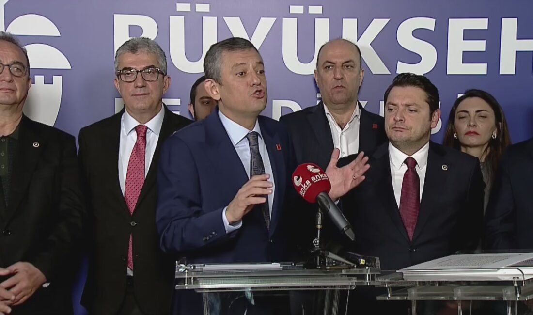 Cumhuriyet Halk Partisi Genel Başkanı Özgür Özel, İstanbul Büyükşehir Belediye