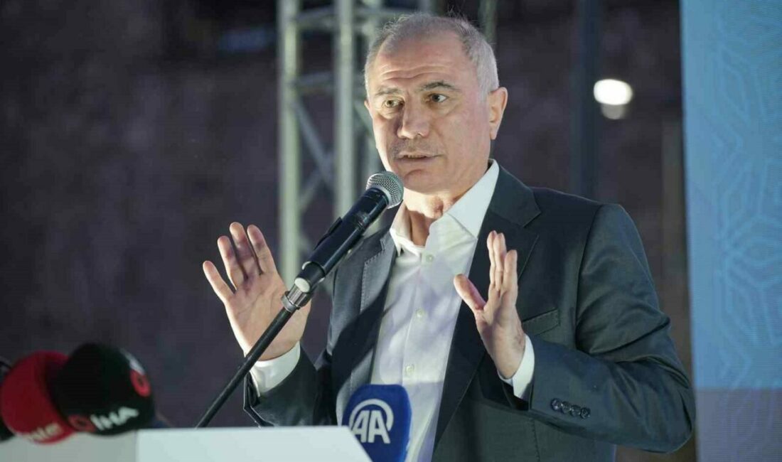 Efkan Ala: “AK Parti’nin muhalifleri var ama alternatifi yok” AK Parti Genel Başkanvekili Efkan Ala, “Geleceğe baktığımızda AK Parti