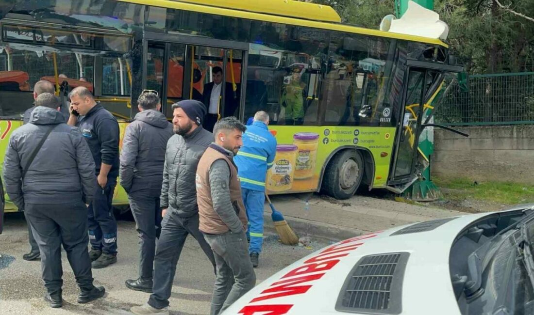 Freni patlayan belediye otobüsünde dehşet…11 yaralı Bursa’da merkez Yıldırım ilçesi Siteler Mahallesi’nde freni patlayan bir belediye