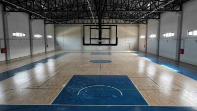 Bursa Büyükşehir Belediyesi tarafından hayata geçirilen Gemlik Spor Salonu açılışa