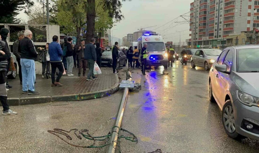 İftar saati yaşanan kazadan acı haber geldi Bursa’da dün iftar saati kontrolden çıkan otomobil, otobüs durağında bekleyen