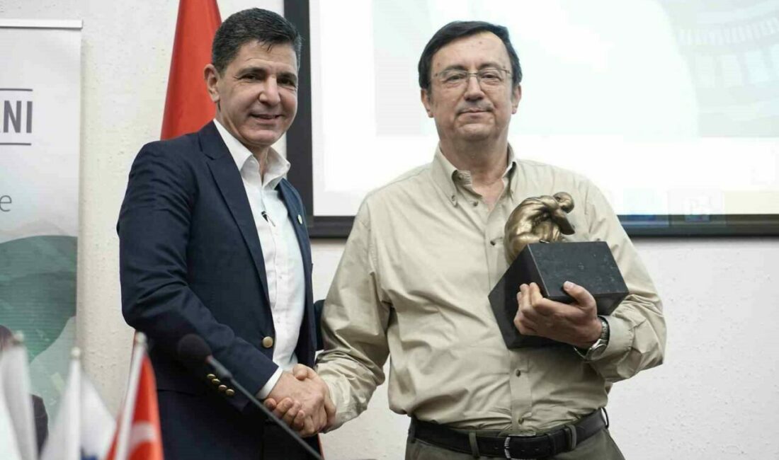 İş dünyasında başarı için gençleri anlamak ve doğru yönetmek şart BOSİAD Başkanı Rasim Çağan, BOSİAD’ın çevre, mesleki eğitim ve gençlik