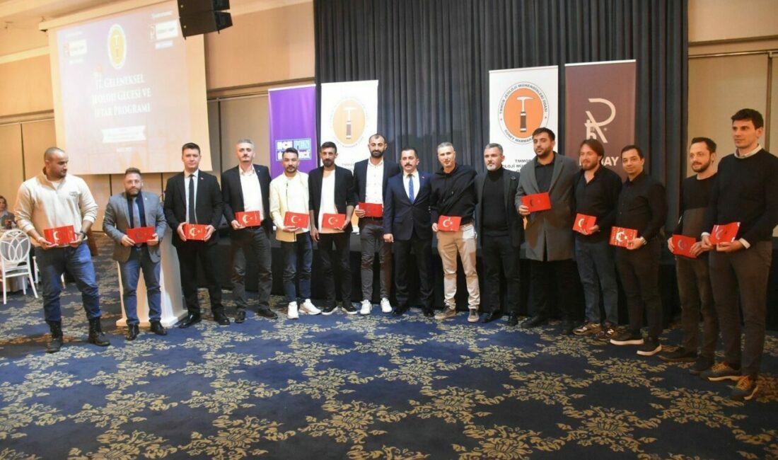 Jeoloji mühendisleri Ramazan’ın bereketini paylaştı TMMOB Jeoloji Mühendisleri Odası Güney Marmara Şubesi Yönetimi, Jeoloji Gecesi’nde