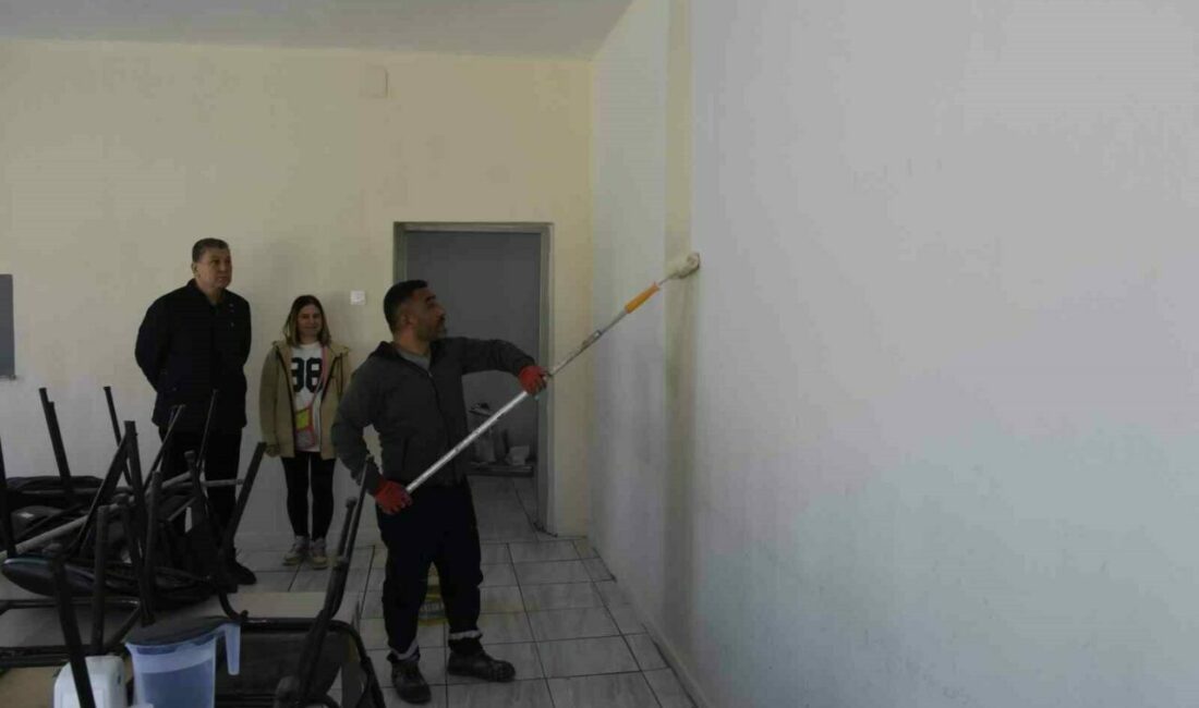 Karacabey Belediyesi, Özel Eğitim Meslek Okulu’nda boya badana çalışmalarını tamamladı.