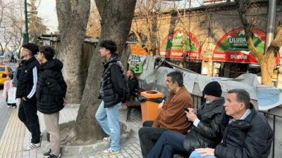 Bursa’da Osmangazi Belediyesi surların önündeki binaları yıkıp tarihi ön plana