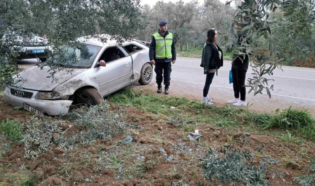 Kontrolden çıkan otomobil zeytinliğe uçtu Boyalıca Mahallesi’nde kontrolden otomobil, zeytin bahçesine uçtu. Şoför ve yanındaki