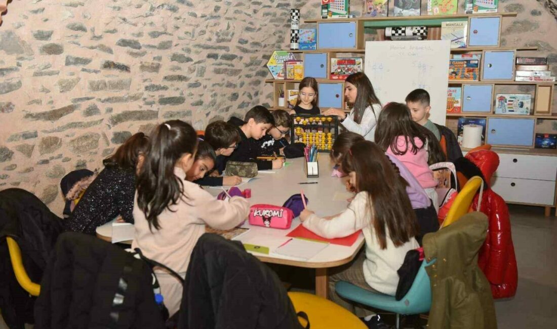 Molla Yegân’da ders zili çaldı Yıldırım Belediyesi Molla Yegân Çocuk Üniversitesi, yeni eğitim döneminde 22