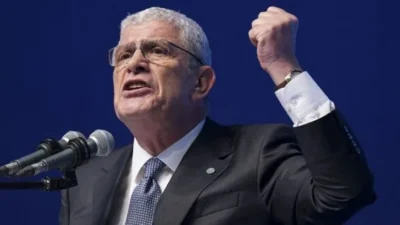 İYİ Parti lideri Müsavat Dervişoğlu partisinin grup toplantısında, İBB Başkanı