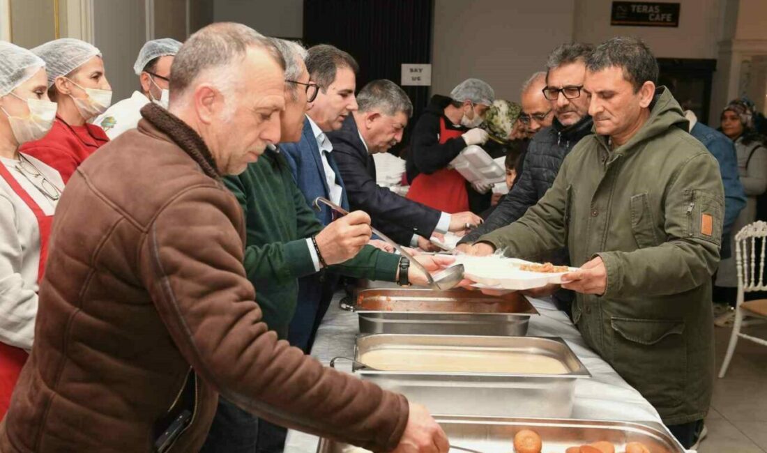 Osmangazi Belediyesi Panayırda iftar sofrası kurdu Ramazan ayında kurduğu iftar sofralarıyla her gün 2 bin 700