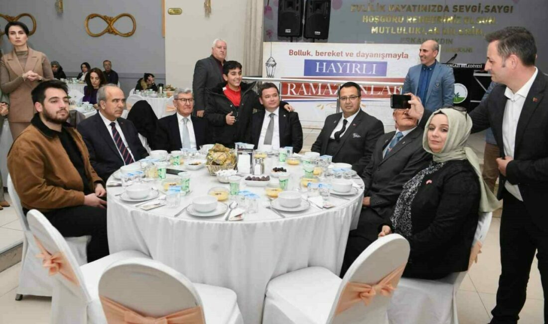 Osmangazi Belediyesi’nden şehit ve gazi ailelerine iftar Osmangazi Belediyesi, Ramazan ayı münasebetiyle şehit ve gazi yakınlarını iftar