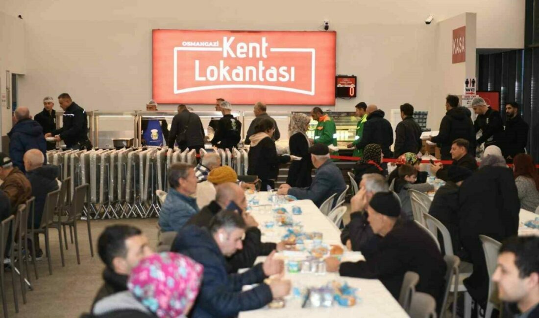 Osmangazi Belediyesi’nin iftar sofralarında Ramazan bereketi Osmangazi Belediyesi’nin ilçenin yedi noktasına kurduğu iftar sofraları, Ramazan ayının
