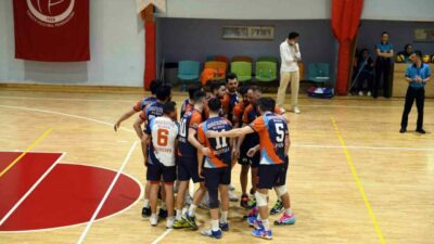 Erkekler Voleybol Bölgesel Ligi Bursa Grubu’nda mücadele eden Osmangazi Belediyespor,