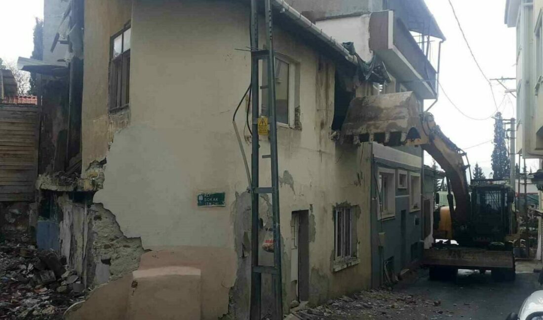 Osmangazi Belediyesi, İvazpaşa Mahallesi’nde can ve mal güvenliği açısından tehlike
