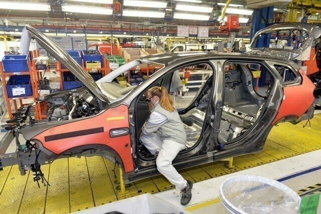 Türkiye ihracatının lideri otomotiv endüstrisinin şubat ayı ihracatı yüzde 4,7