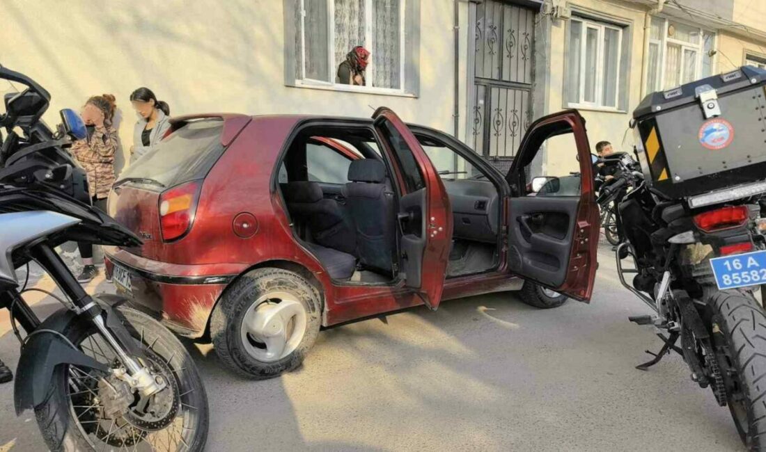 Polisin ’Dur’ ihtarından kaçan otomobil, uyuşturucu yuvası çıktı Bursa’nın İnegöl ilçesinde polis ekiplerinin ’Dur’ ihtarına uymayarak kaçan otomobil