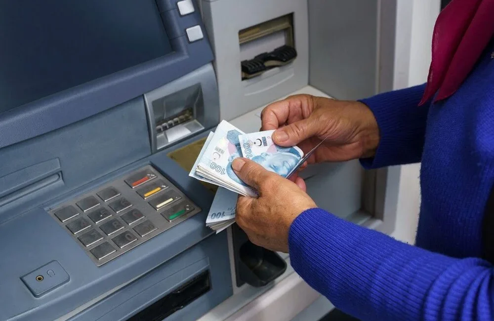 Emekli bayram ikramiyesi ödeme günleri, yaklaşan 2025 Ramazan Bayramı öncesinde