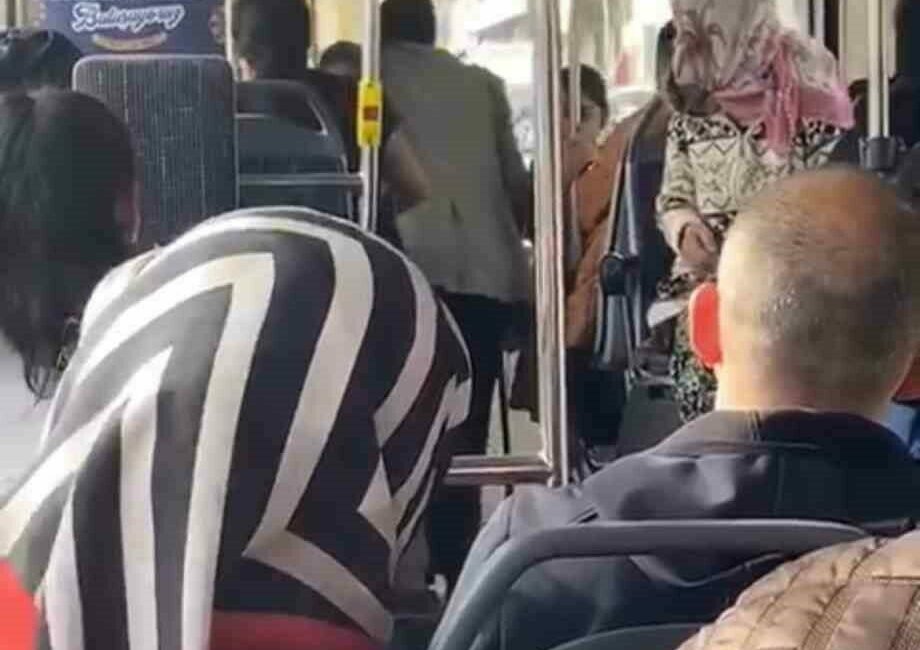 Tanımadığı kadına otobüste evlilik teklifi etti, sonu hüsranla bitti Bursa’da yaşlı bir adam otobüste seyahat ederken tanımadığı kadına evlilik
