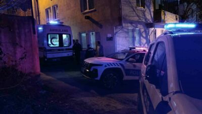 Bursa’da arkadaşlarıyla arasında kavga çıkan bir kişi silahla vurularak yaralandı.