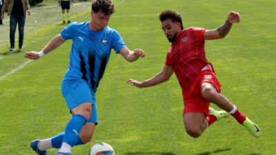 TFF 2. Lig Kırmızı Grup 26. hafta mücadelesinde Karacabey Belediyespor,