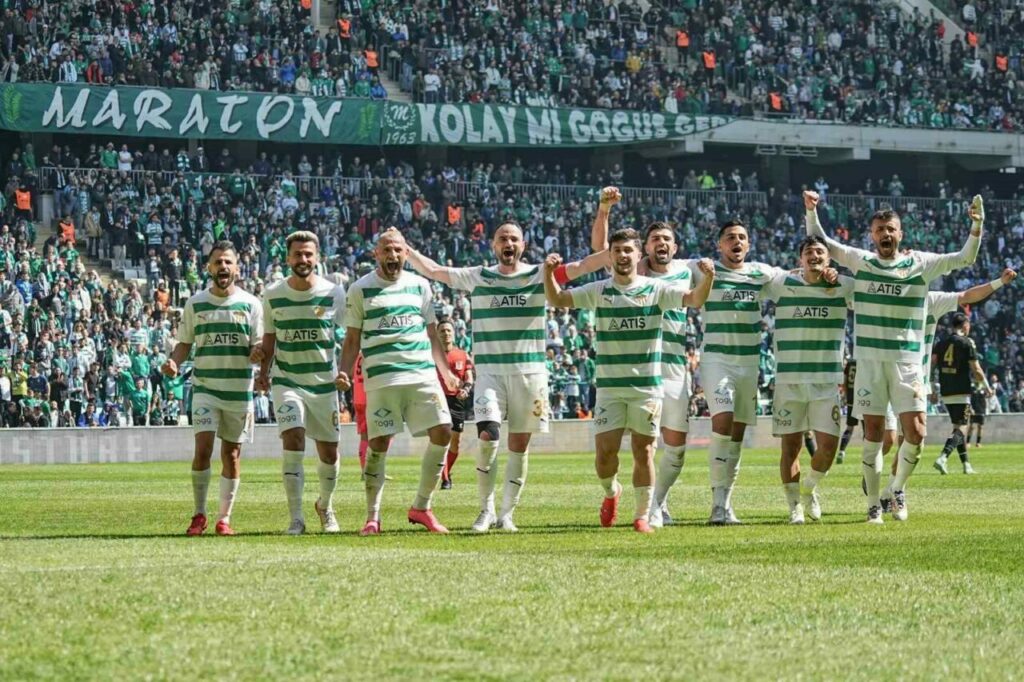 TFF 3. Lig: Bursaspor: 4 – Kırşehir FSK: 0 TFF 3. Lig 1. Grup 25. haftasında Bursaspor, sahasında karşılaştığı