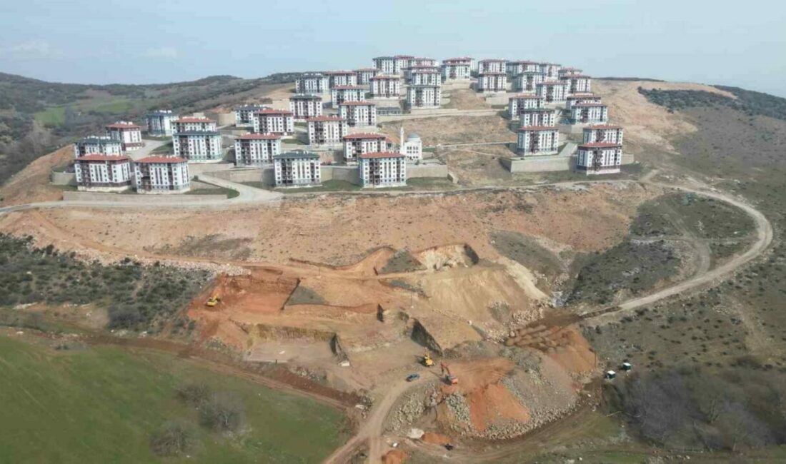 TOKİ, İnegöl’de 4’üncü etap için ilk kazmayı vurdu İnegöl Belediyesi’nin talebi ve girişimleri ile 3. etap TOKİ’nin bulunduğu