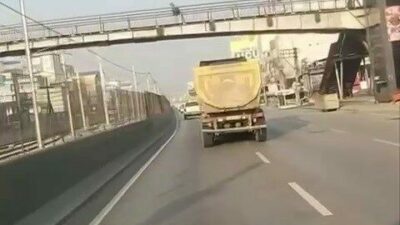 Bursa’da bir kamyon sürücüsü, trafiği hiçe sayarak dakikalarca makas attı.