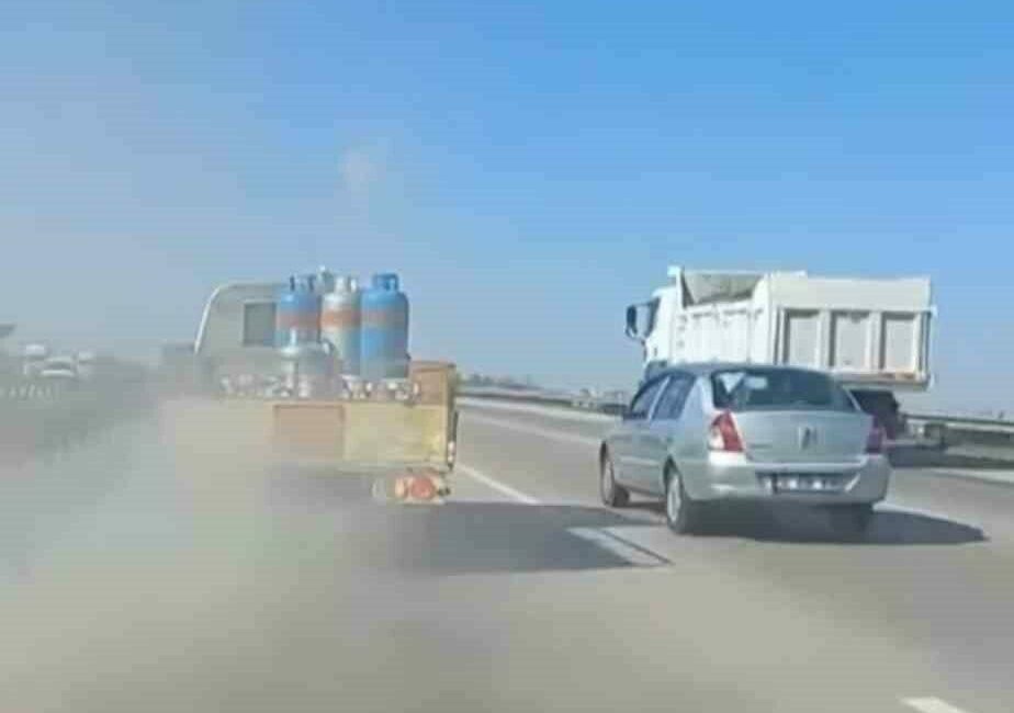 Bursa’da seyir halindeki tüp kamyonunun bir anda lastiği patladı. Yaşanan