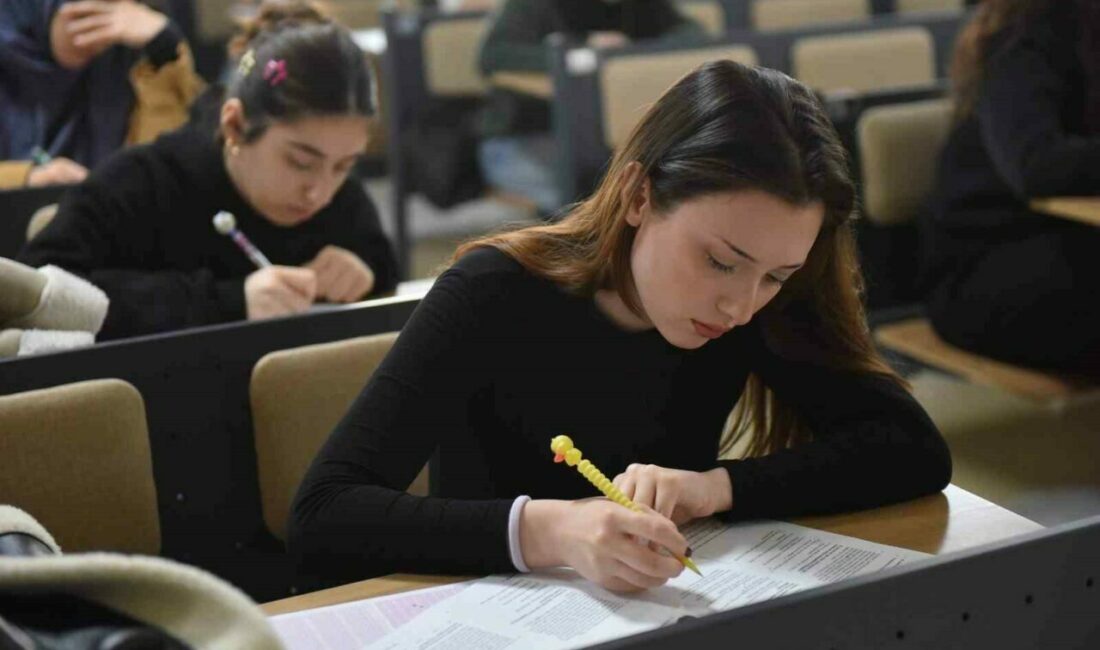 Üniversite adaylarına sınav provası Yıldırım Belediyesi, Kütüphaneden Kampüse Programı kapsamında gençlere yönelik ücretsiz Temel