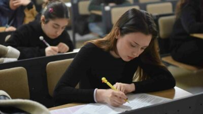 Yıldırım Belediyesi, Kütüphaneden Kampüse Programı kapsamında gençlere yönelik ücretsiz Temel