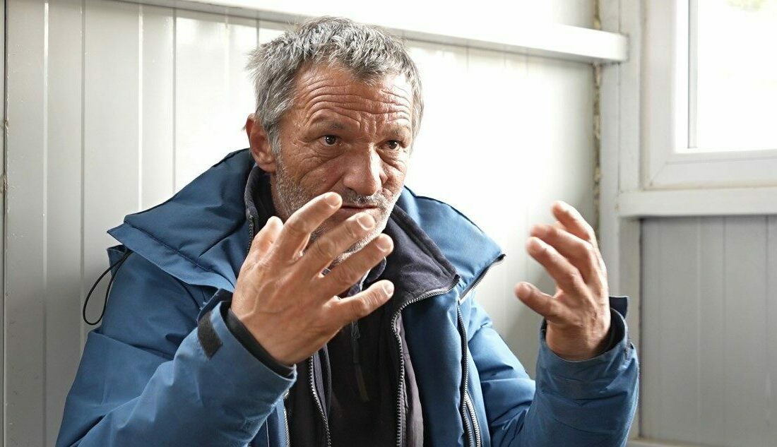 Yangın faciasından kurtuldu, o anları anlattı: “Duman girmesin diye kapının altını kapattım” Bursa’da Türkiye Kayak ve Snowboard Öğretmenleri Derneği Başkanı Yahya Usta