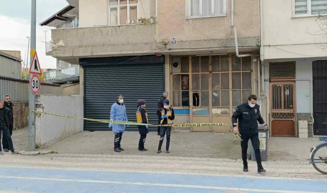 Yaşlı adam evinde ölü bulundu Bursa’nın İnegöl ilçesinde yaşlı bir adam, yalnız yaşadığı evinde ölü