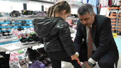 Yıldırım Belediyesi, yaklaşan Ramazan Bayramı öncesi yüzleri güldürmeye devam ediyor.