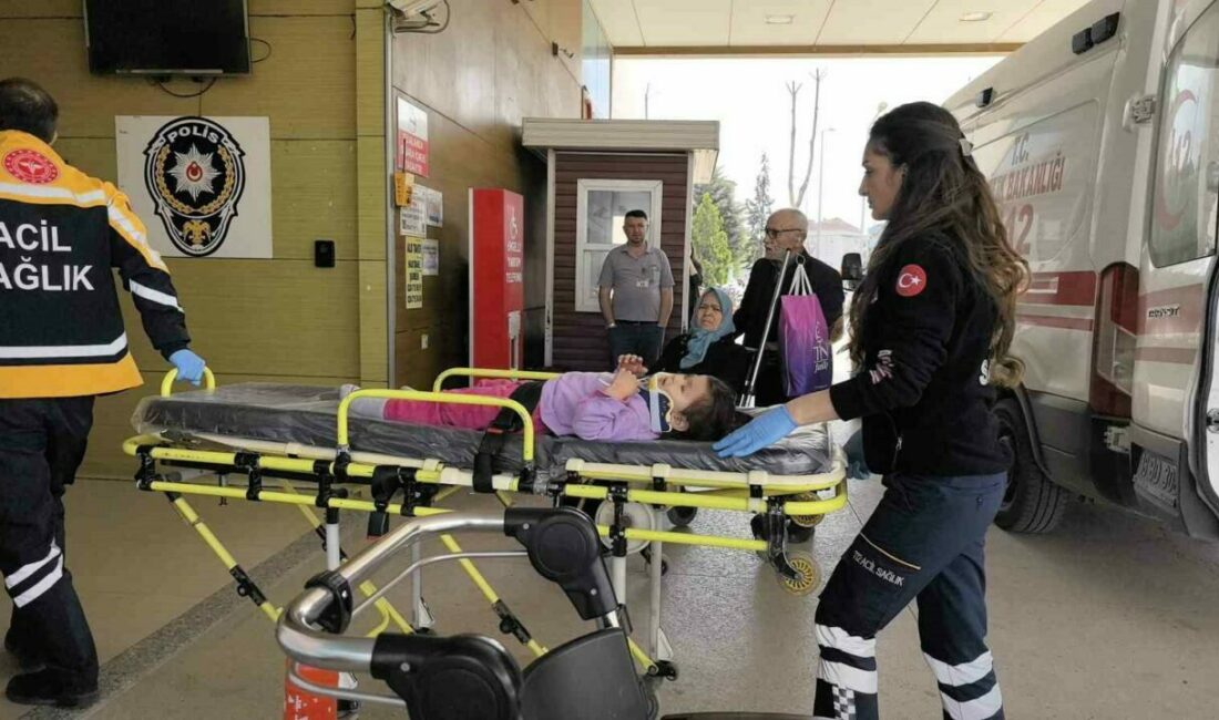 2. kattan düşen 2 yaşındaki çocuk yaralandı Bursa’nın İnegöl ilçesinde apartmanın 2. katının penceresinden düşen 2 yaşındaki