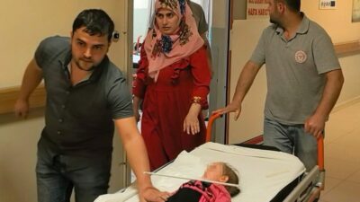Bursa’nın İnegöl ilçesinde meydana gelen olayda, 2 yaşındaki çocuğun çenesine