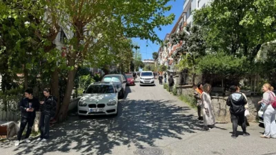 İstanbul'da saat 12.49'da 6,2 büyüklüğünde bir deprem meydana geldi. 13