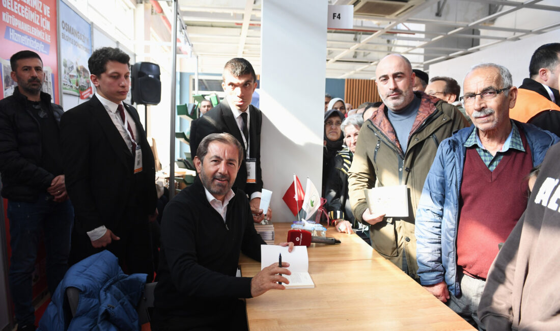 Osmangazi Belediyesi Serhan Asker’i okurlarıyla buluşturdu Bu yıl 22’incisi düzenlenen Bursa Kitap Fuarı’nda yerini alan Osmangazi