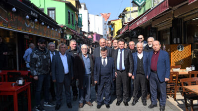 Osmangazi Belediye Başkanı Erkan Aydın, Kayıhan Çarşısı esnafıyla yaptığı kahvaltı