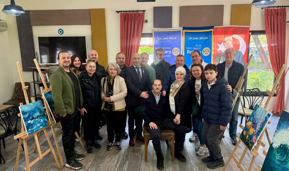 Rotarten Latif Gökçe’nin resimleri kanser hastalarına nefes oldu Yıldırım Bayezid Rotary Kulübü Üyesi Latif Gökçe’nin yağlı boya resimlerinin