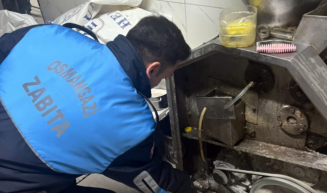 Zabıtadan merdiven altı imalathaneye baskın Osmangazi Belediyesi Zabıta Müdürlüğü ekipleri, hijyenik olmayan koşullarda yufka ve